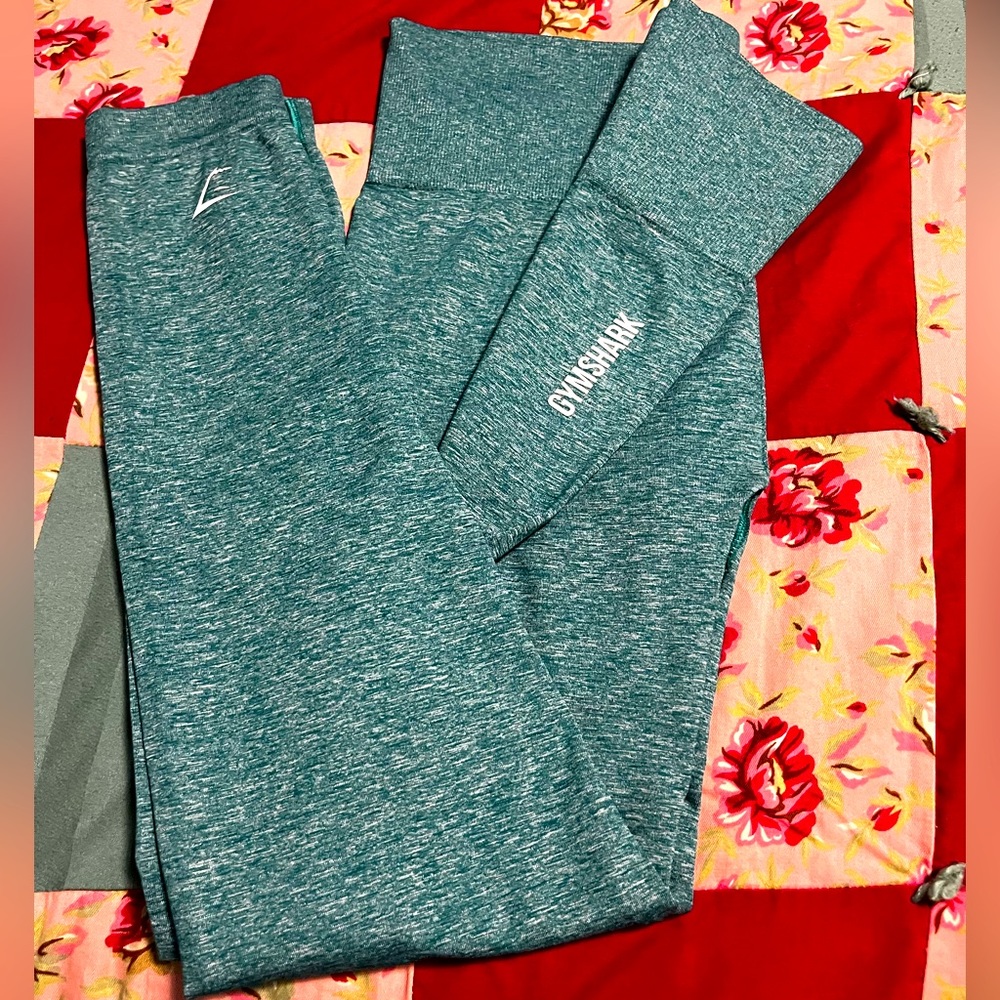 M Gymshark leggings